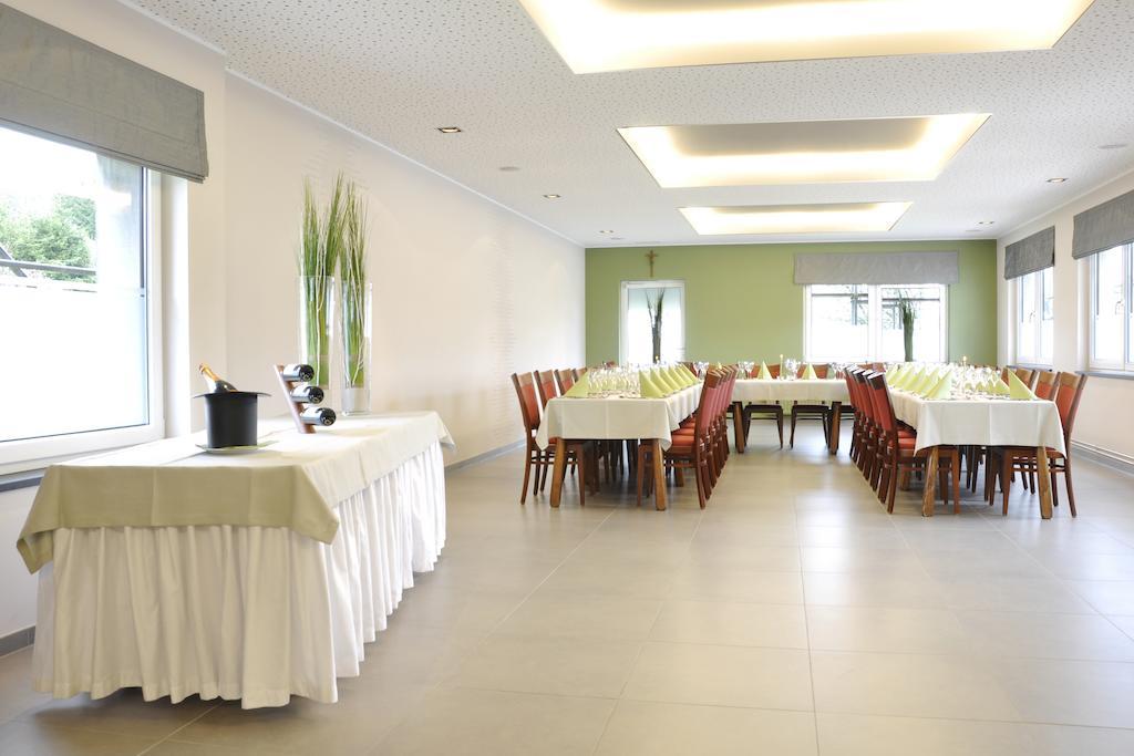 Zum Burghof Otel Schoenberg Dış mekan fotoğraf