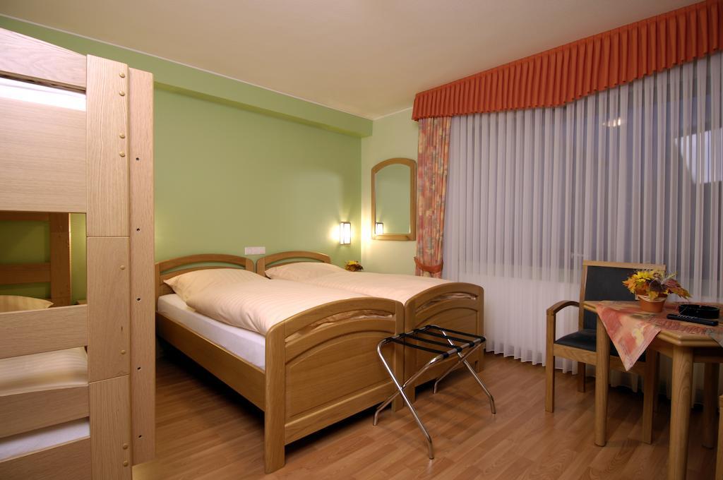 Zum Burghof Otel Schoenberg Oda fotoğraf